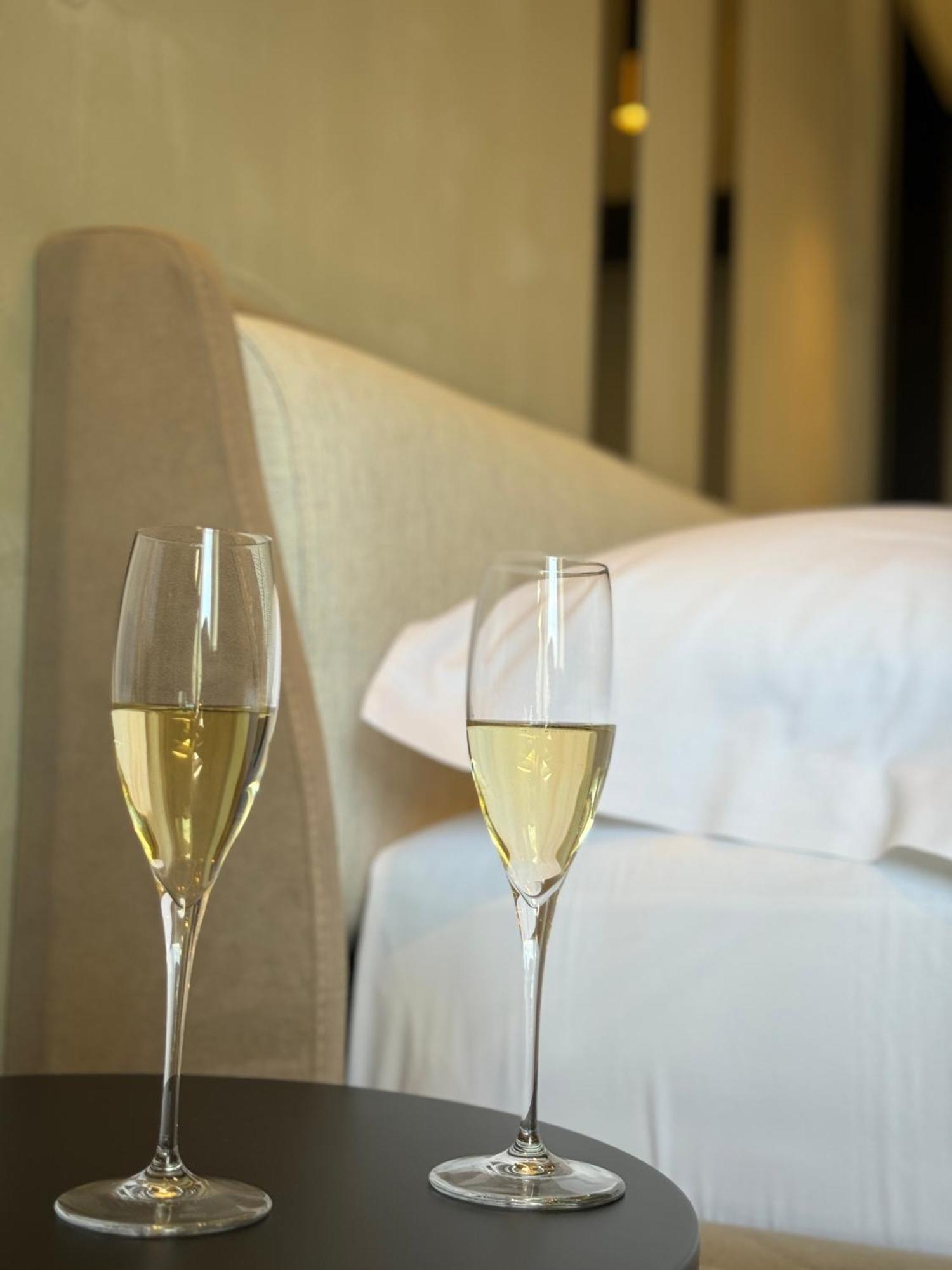 Nuna Hotel Radhimë Eksteriør billede