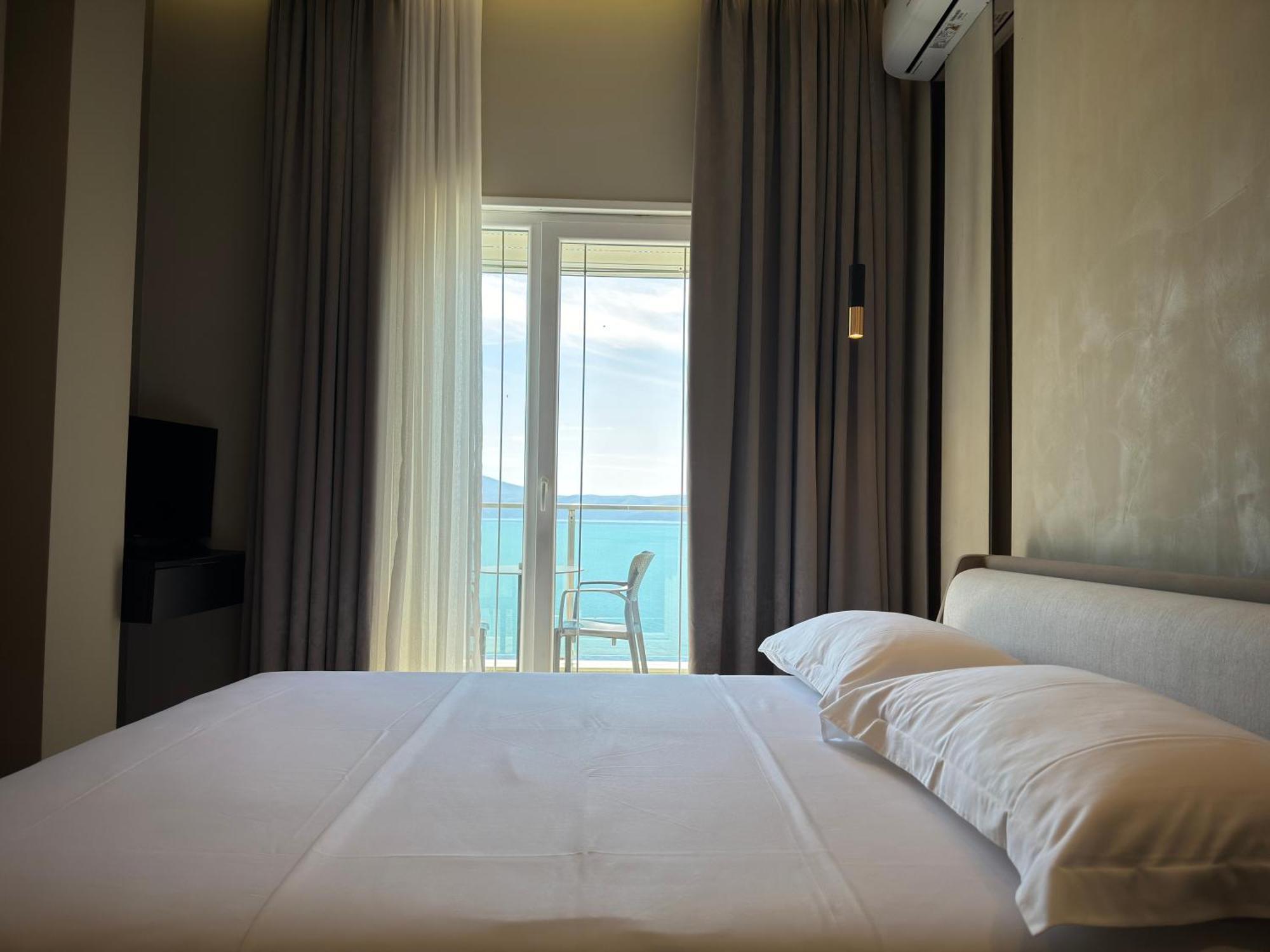 Nuna Hotel Radhimë Eksteriør billede