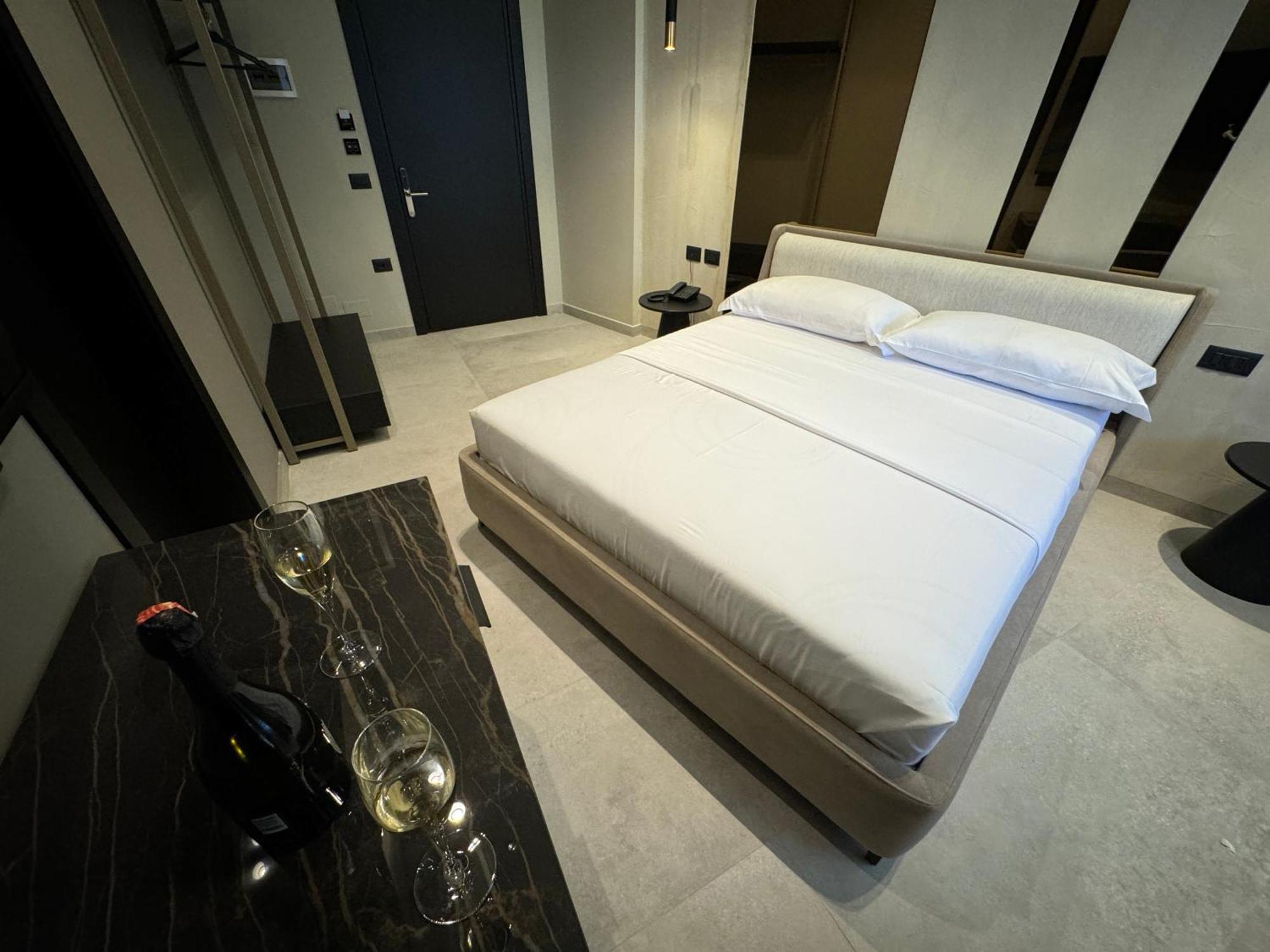 Nuna Hotel Radhimë Eksteriør billede