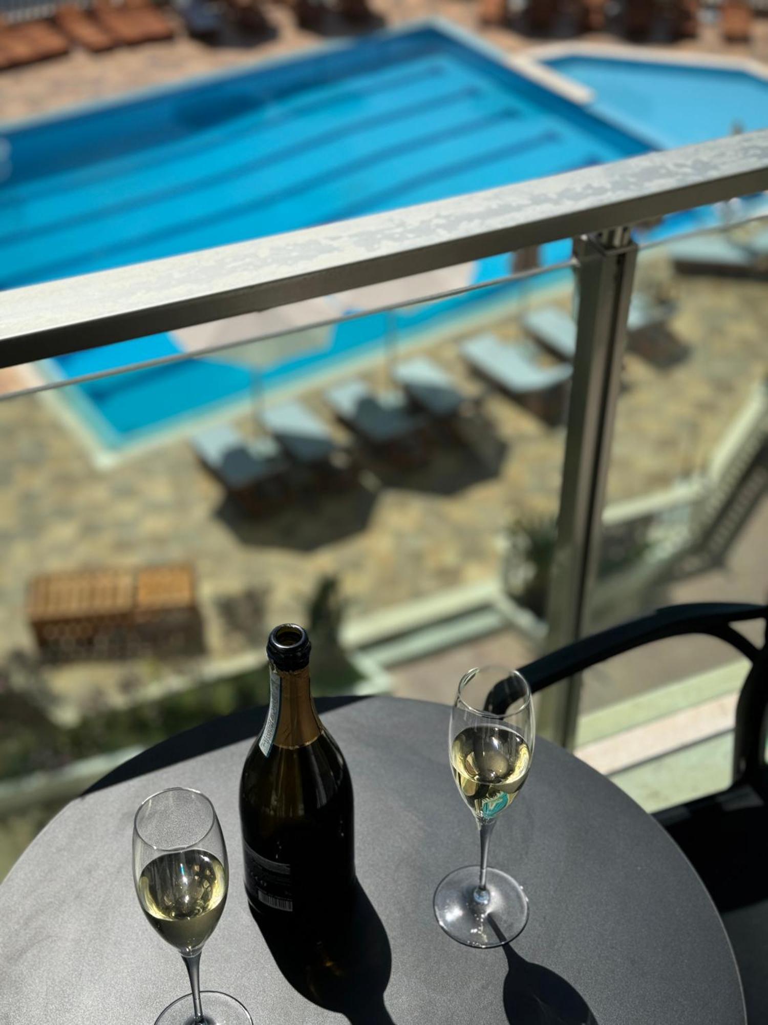Nuna Hotel Radhimë Eksteriør billede