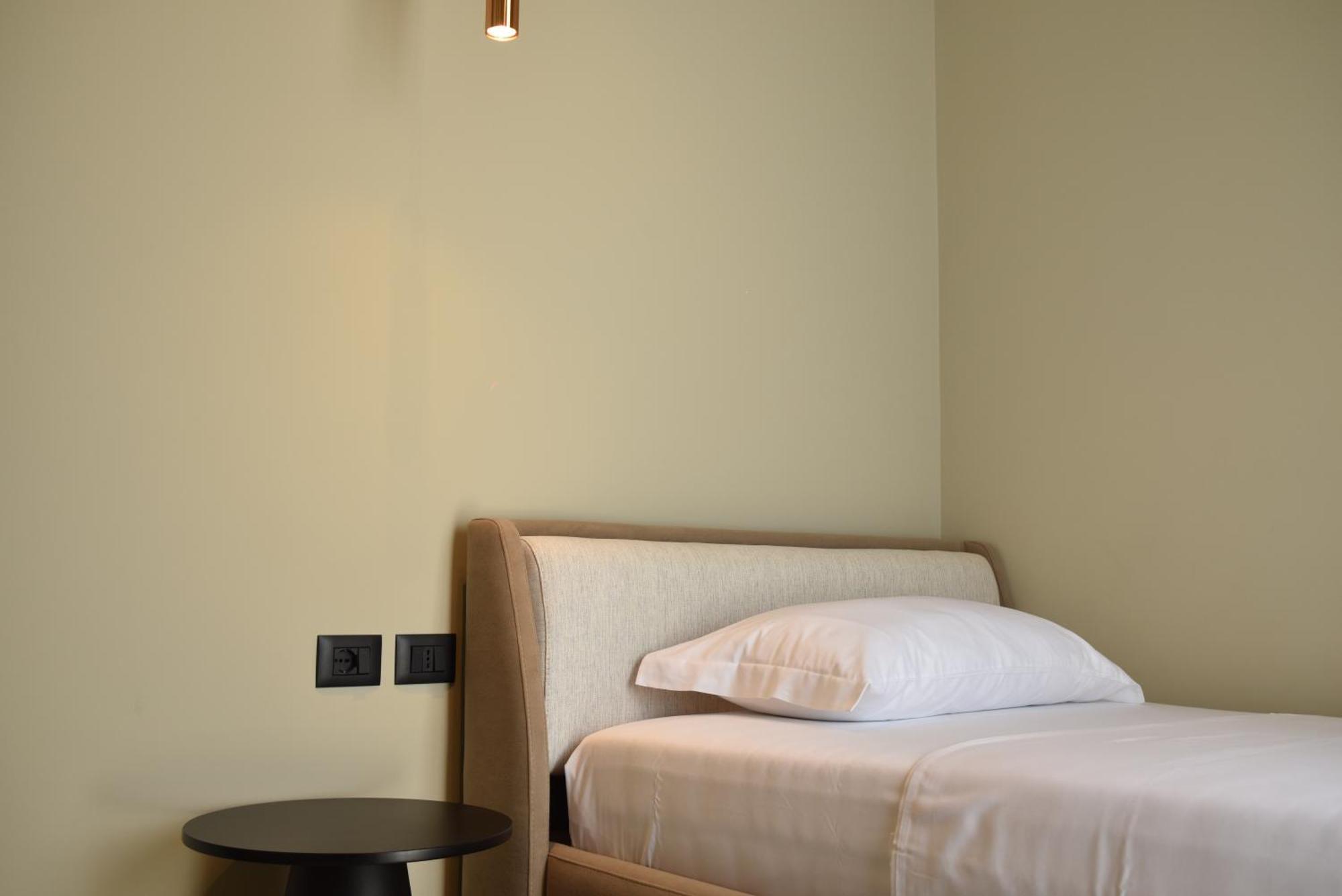 Nuna Hotel Radhimë Værelse billede