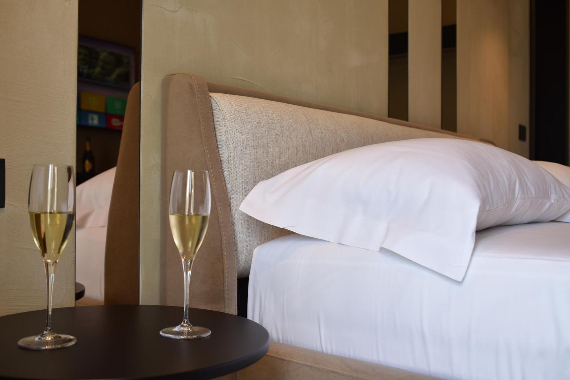 Nuna Hotel Radhimë Værelse billede