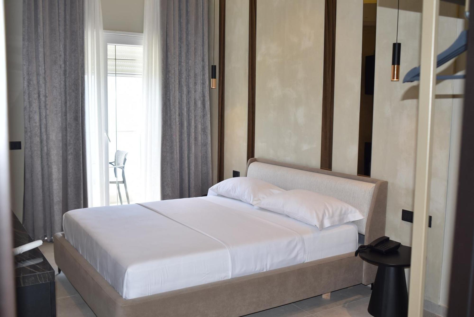 Nuna Hotel Radhimë Værelse billede