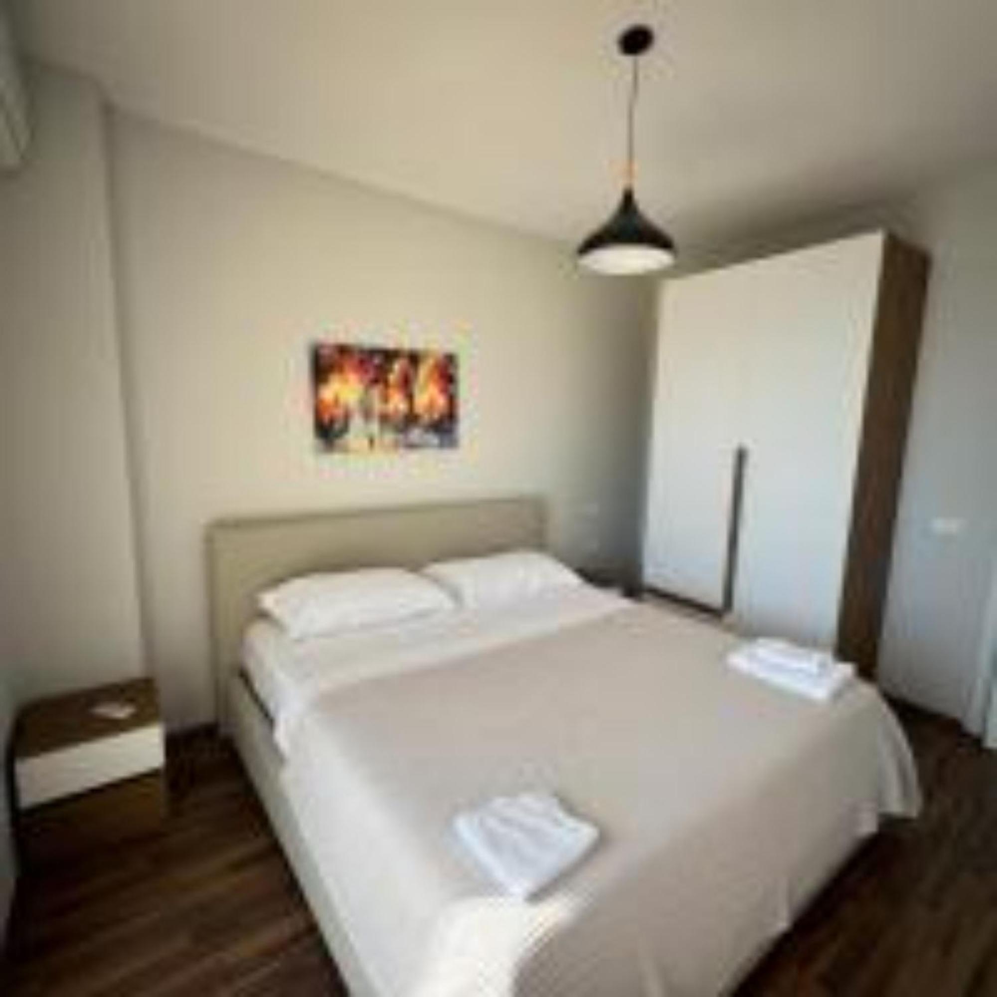 Nuna Hotel Radhimë Eksteriør billede